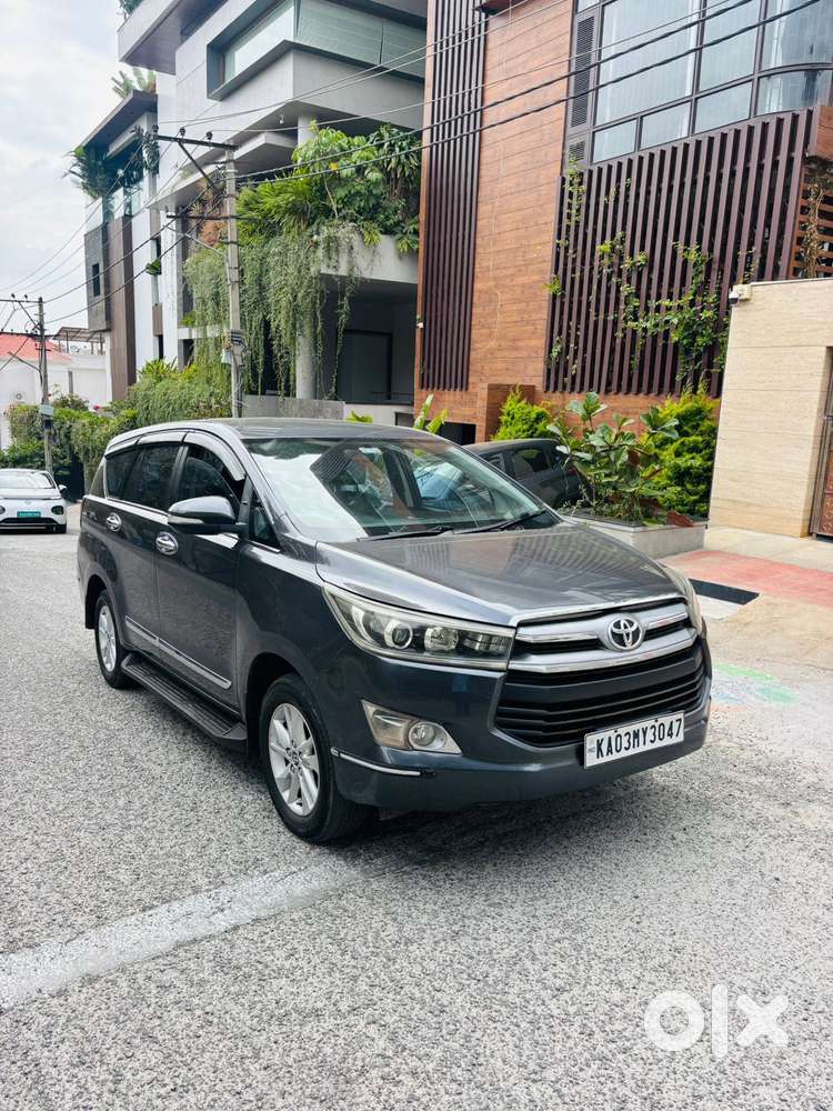 Toyota Innova Crysta 2.4 V 8 Str, 2016, Diesel