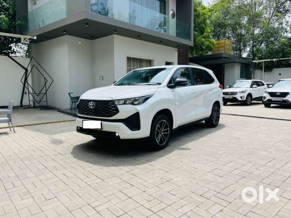 Toyota Innova Hycross 2.0 Gx 7 Str, 2023, Petrol