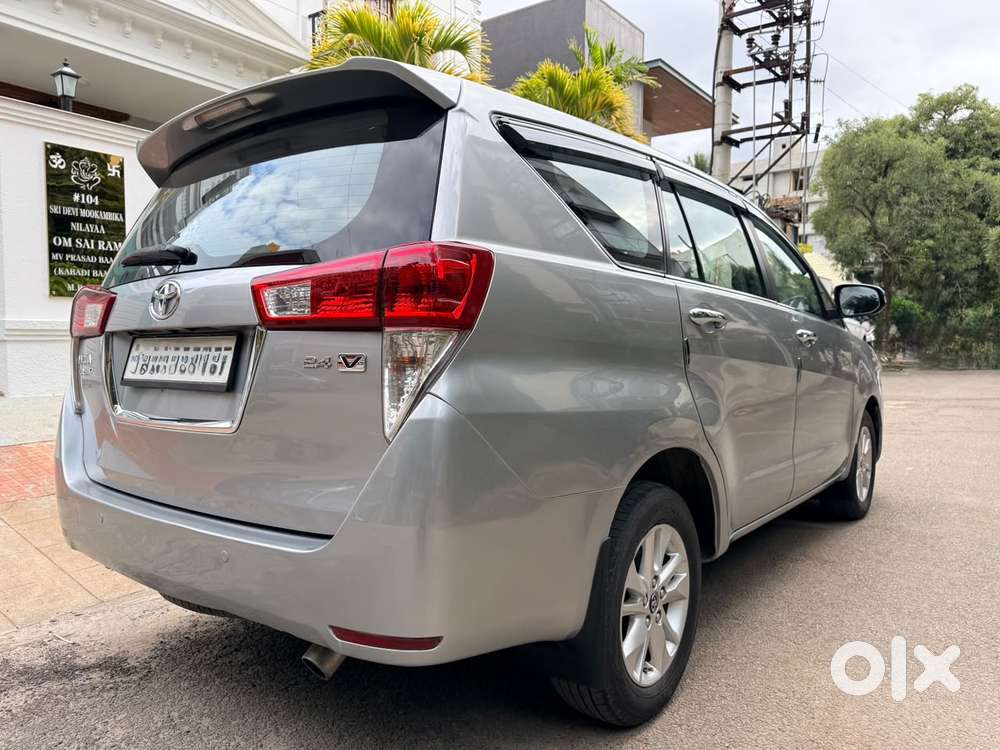 Toyota Innova Crysta 2.4 V 7 Str, 2017, Diesel
