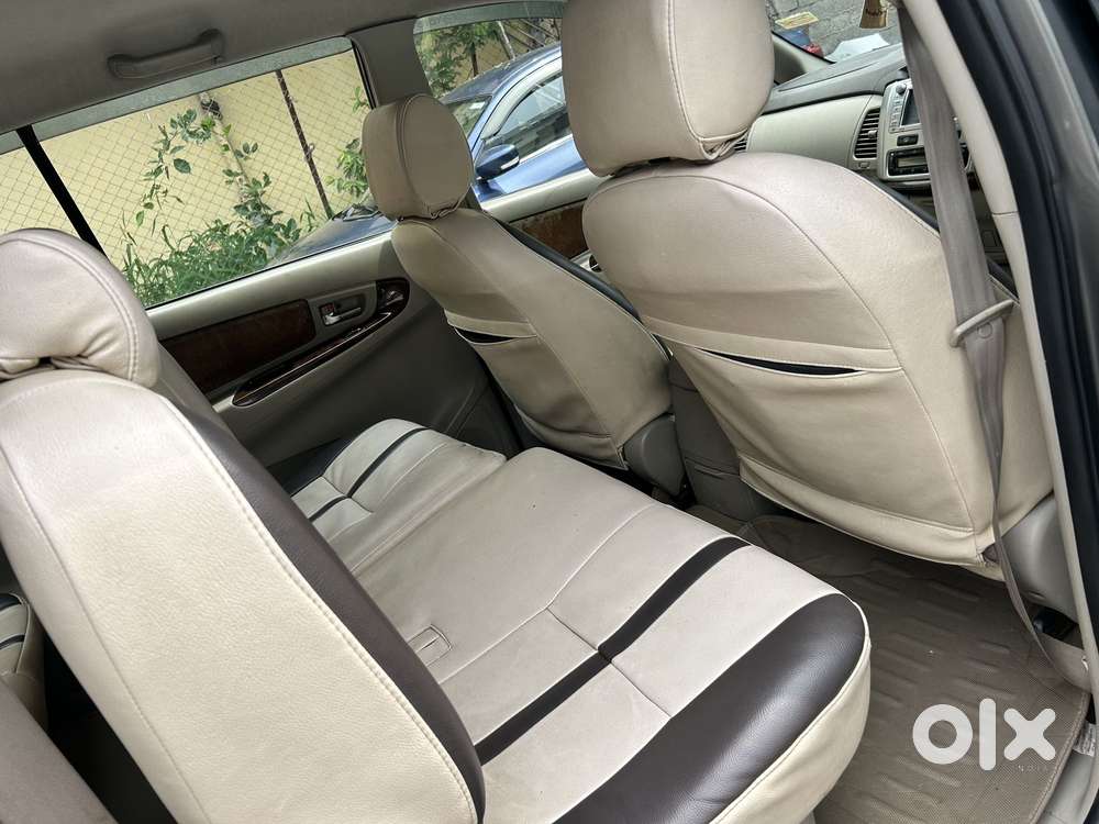 Toyota Innova 2.5 V 8 Str, 2013, Diesel