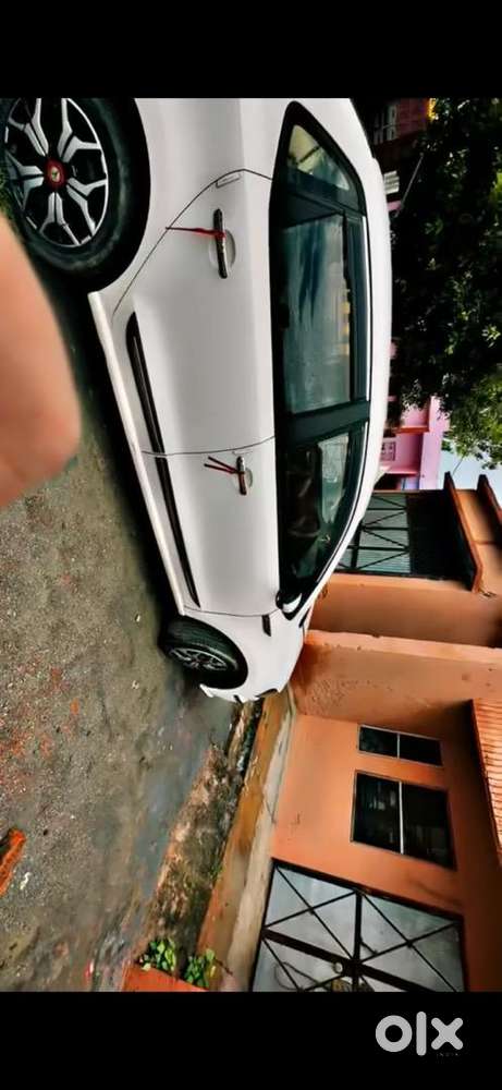 Volkswagen Ameo Petrol 82000 Km Driven