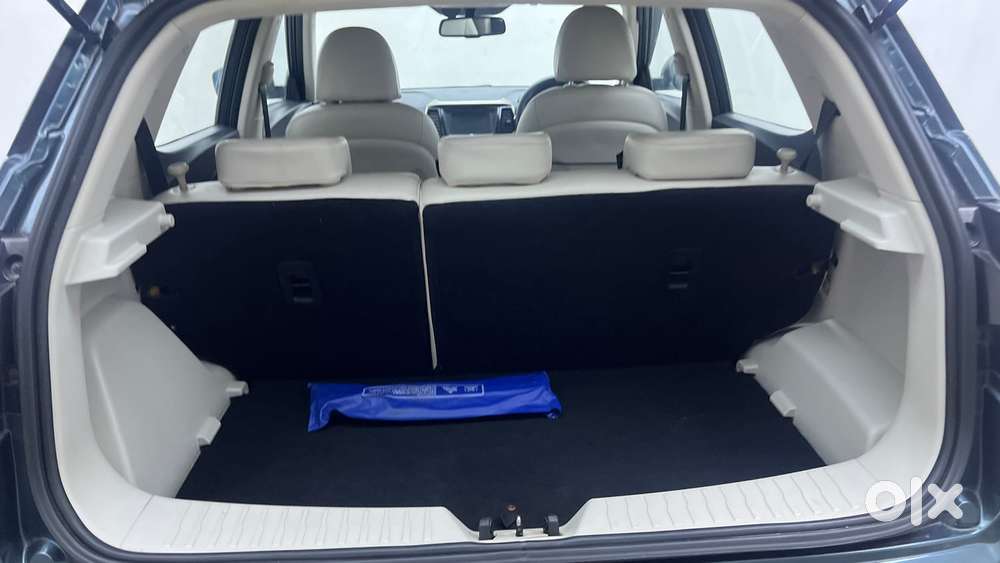 Mahindra Xuv300 1.2 W8 (o) Amt Petrol, 2021, Petrol
