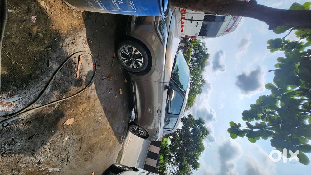 Maruti Suzuki Swift Zxi 2025 Petrol