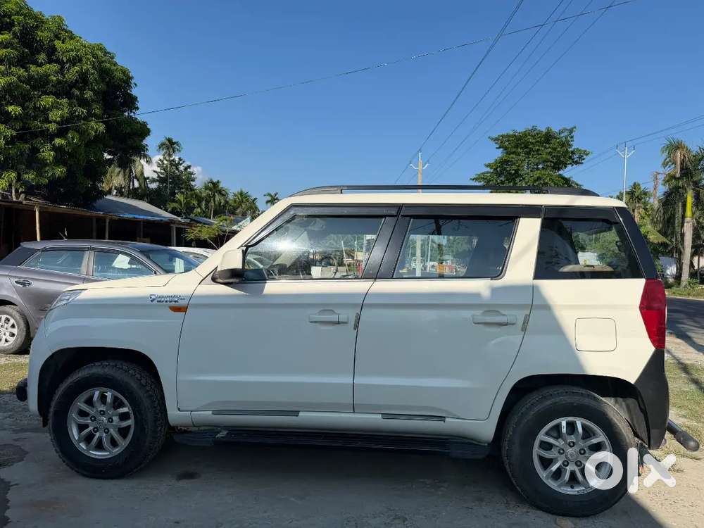 Mahindra Tuv 300 2017 Petrol Good Condition