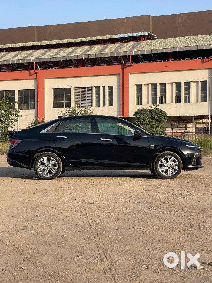 Hyundai Verna 1.5 Sx (o) Vtvt Ivt, 2025, Petrol