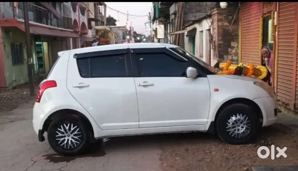 Maruti Suzuki Swift 2010 Petrol 110000 Km Driven