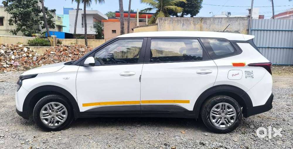 Kia Carens, 2024, Petrol