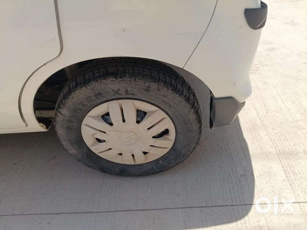 Good Condition Family' Car
Cilld Ac,tayer 80'/.