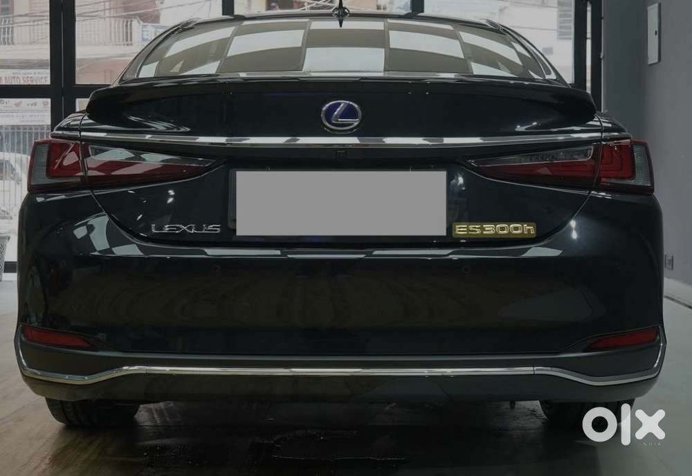 Lexus Es 300h Luxury, 2023, Petrol