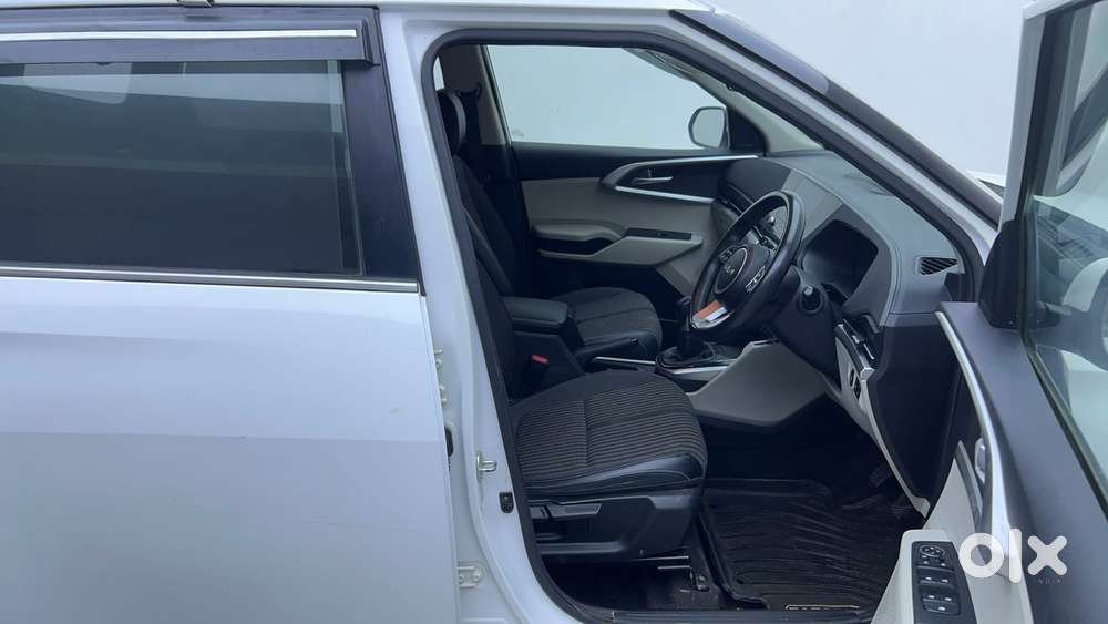 Kia Carens 1.4 Prestige Plus Turbo 7 Str, 2023, Petrol