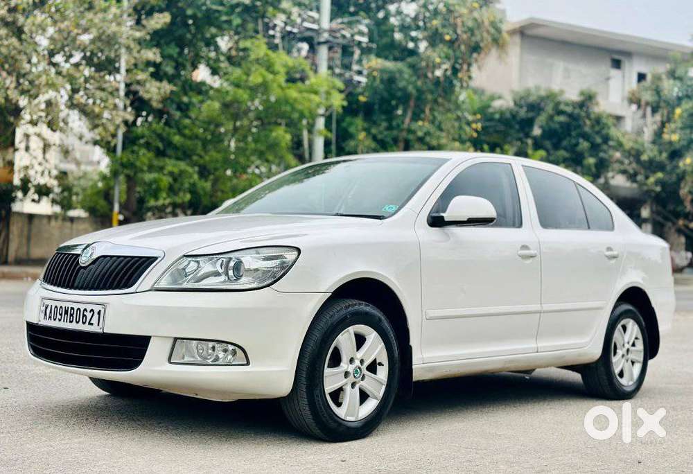 Skoda Laura Ambiente 2.0 Tdi Cr Manual, 2014, Diesel