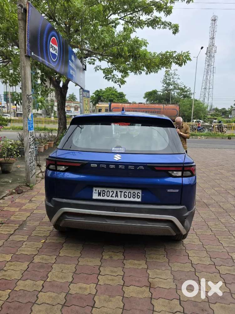 Maruti Brezza Lxi With Smart Hybrid