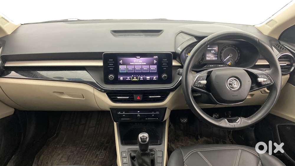 Skoda Slavia 1.0 Ambition Tsi At, 2023, Petrol