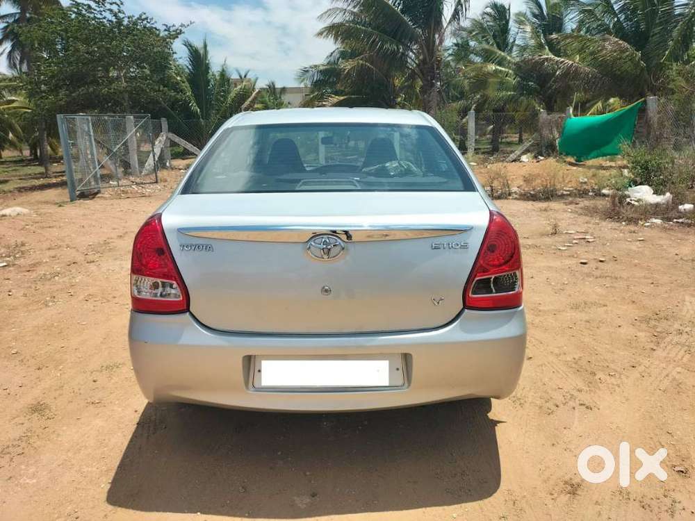 Toyota Etios V, 2011, Petrol