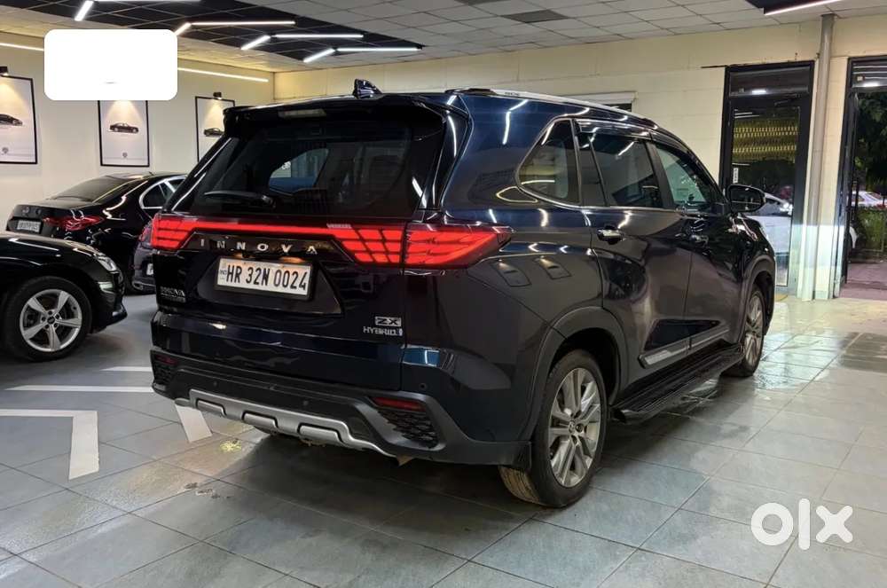 Toyota Innova Hycross 2.0 Zx (o) Hybrid 7 Str, 2024, Petrol