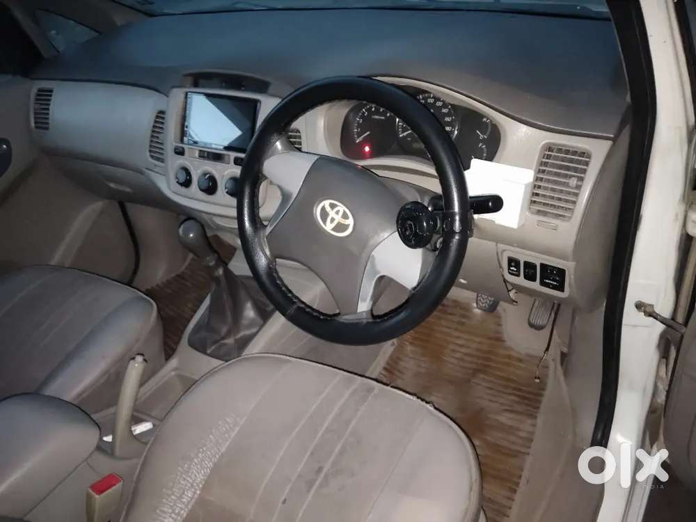 Toyota Innova 2013 Diesel 195000 Km Driven