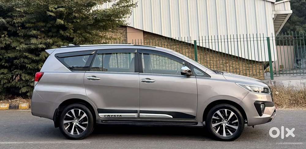 Toyota Innova Crysta