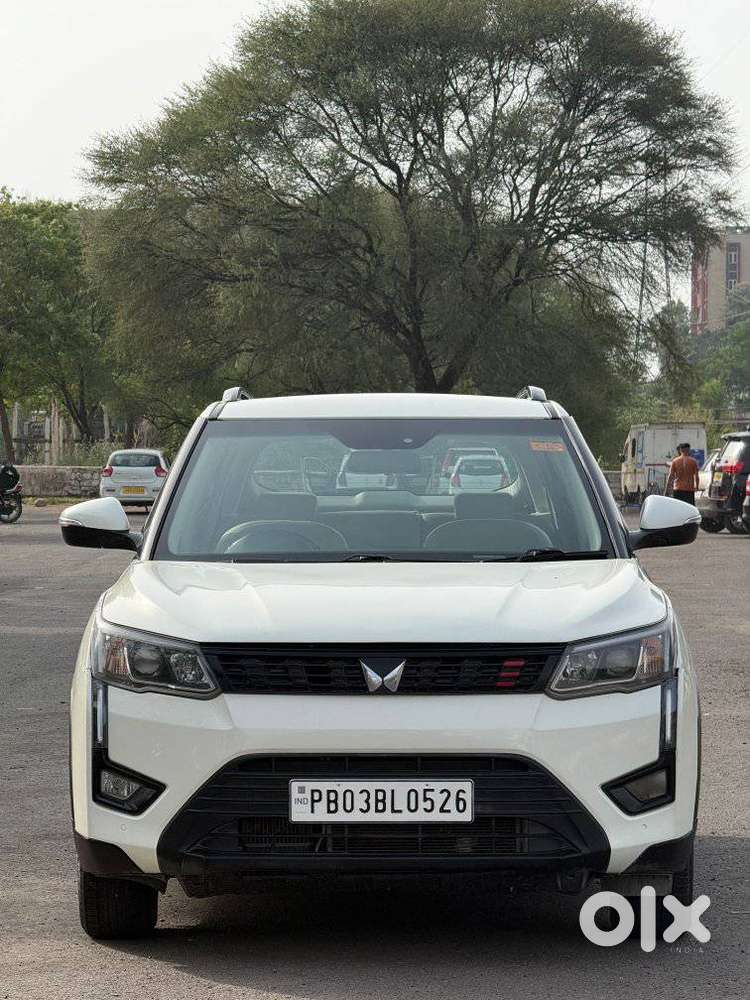 Mahindra Xuv300 W8 Option Diesel, 2023, Diesel
