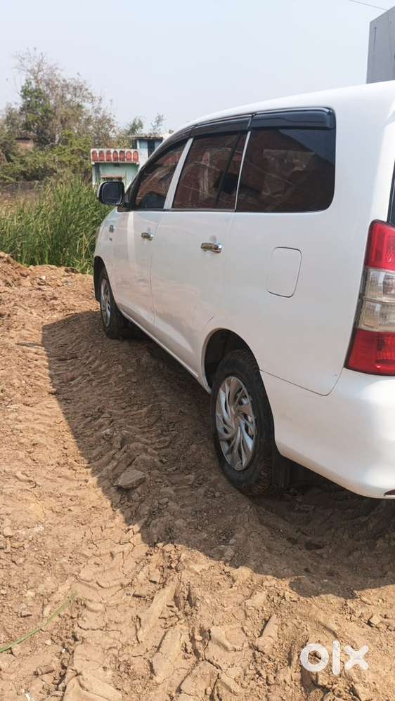 Toyota Innova 2016 Diesel 75708 Km Driven