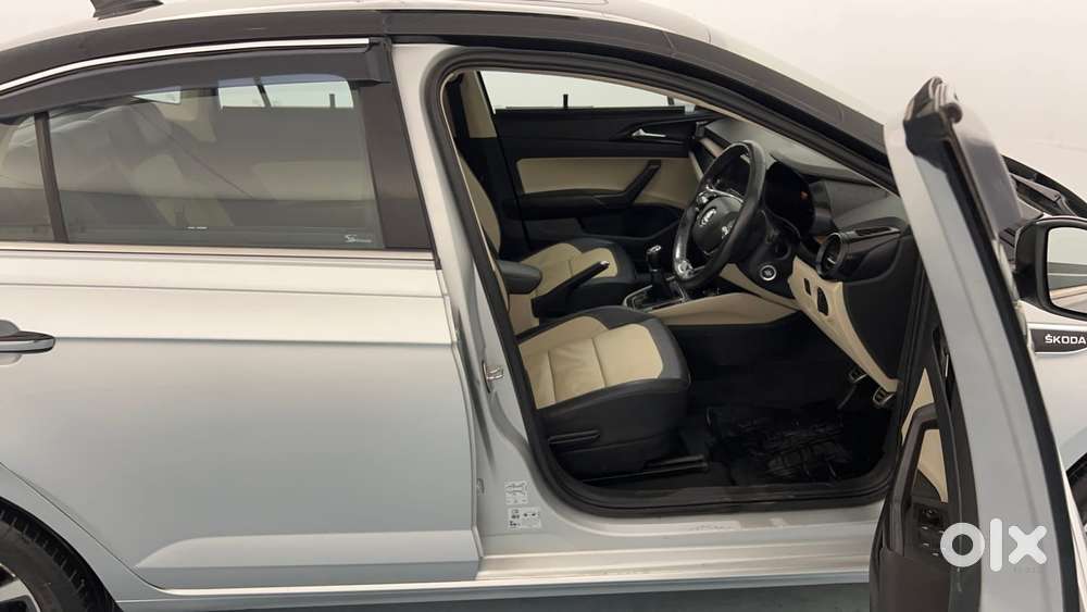 Skoda Slavia Style 1.0l Tsi Mt, 2022, Petrol
