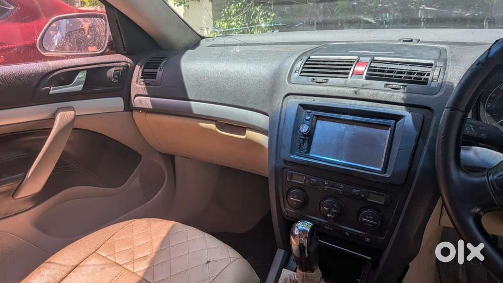 Skoda Laura 1.9 Ambiente 2011