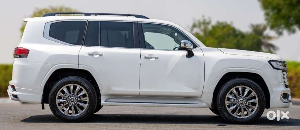 Toyota Land Cruiser Zx Petrol, 2025, Petrol