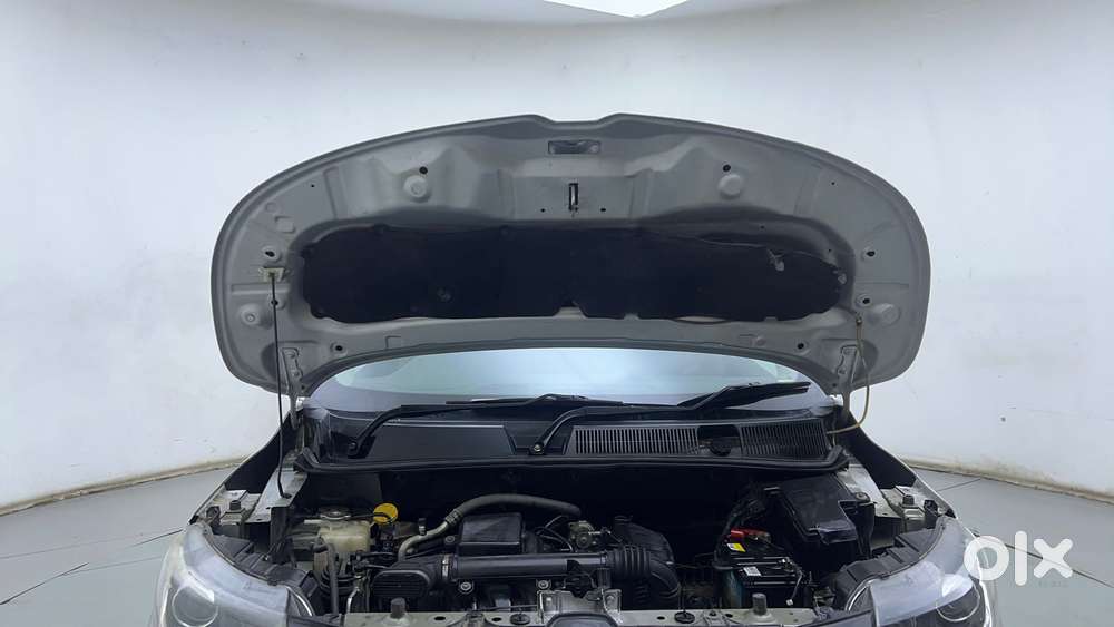 Renault Triber Rxz, 2020, Petrol