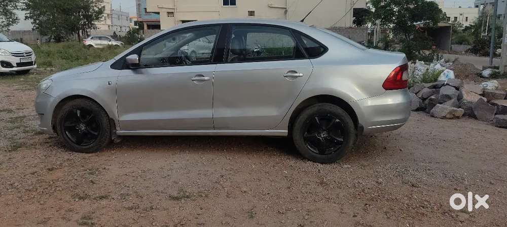 Skoda Rapid Elegance 2013