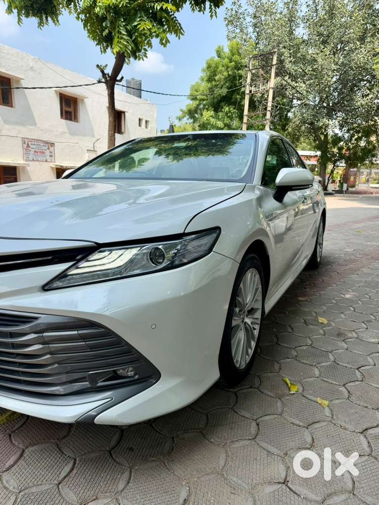 Toyota Camry Hybrid 2020