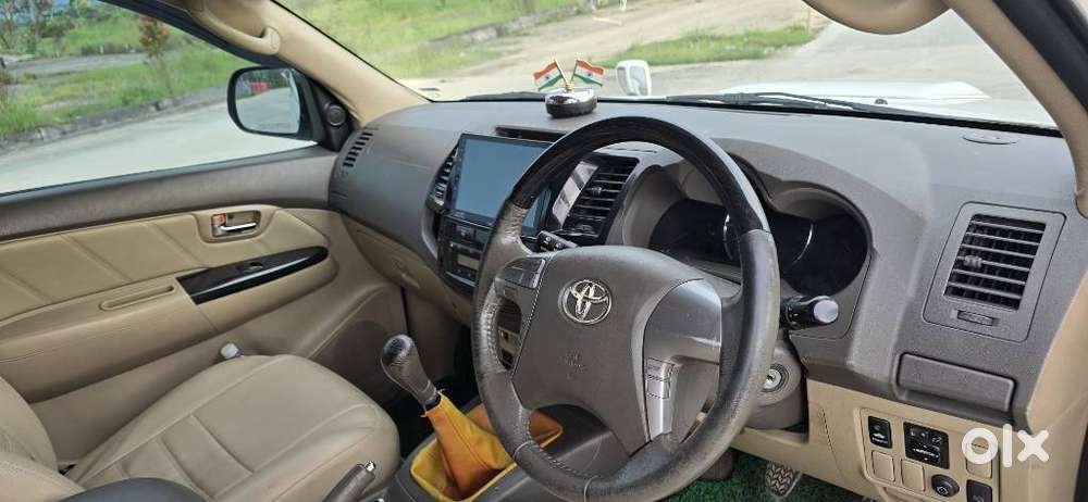 Toyota Fortuner 4x2 Manual, 2015, Diesel