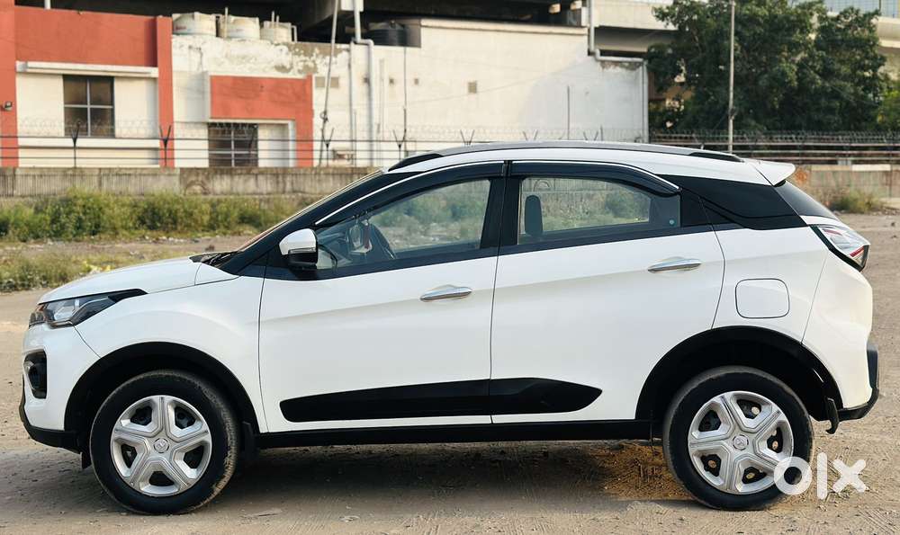 Tata Nexon 1.2 Revotron Xm (s), 2023, Diesel