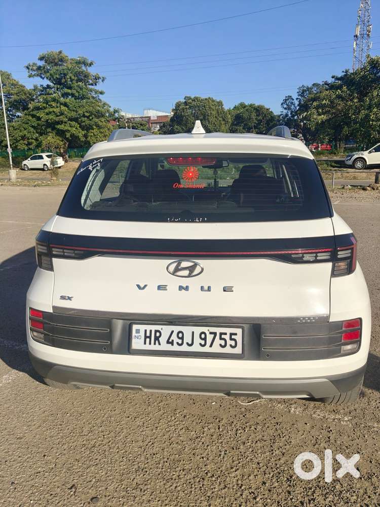 Hyundai Venue Sx Knight Edition Mt, 2023, Petrol