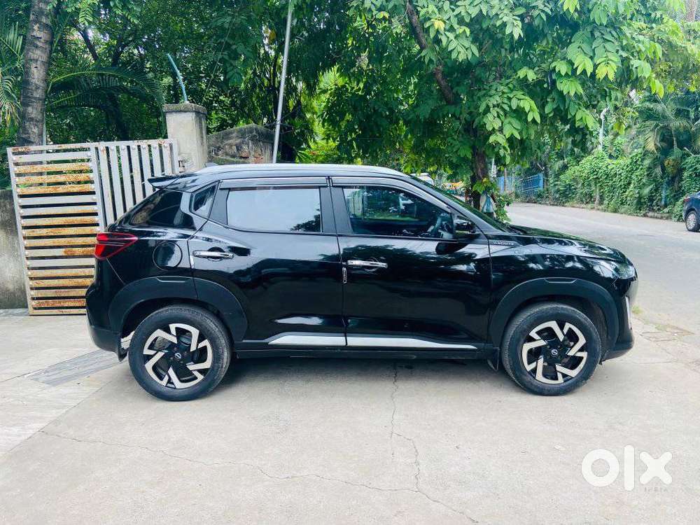 Nissan Magnite 1.0 Xv Premium, 2022, Petrol