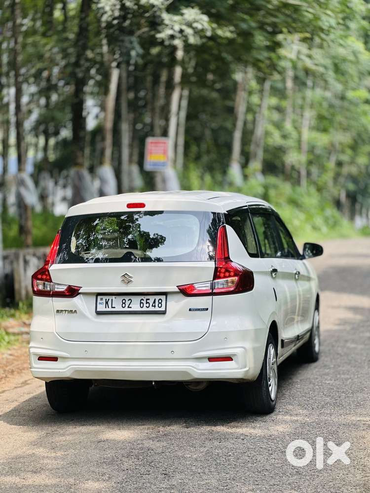 Maruti Suzuki Ertiga Vxi Shvs, 2022, Petrol