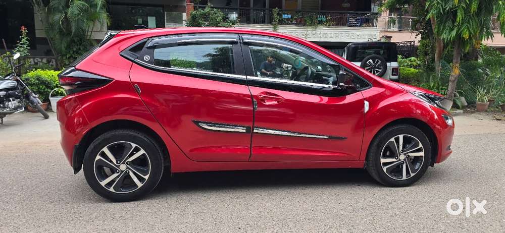 Tata Altroz 1.2 Xza Plus Dark Edition Dct, 2024, Petrol