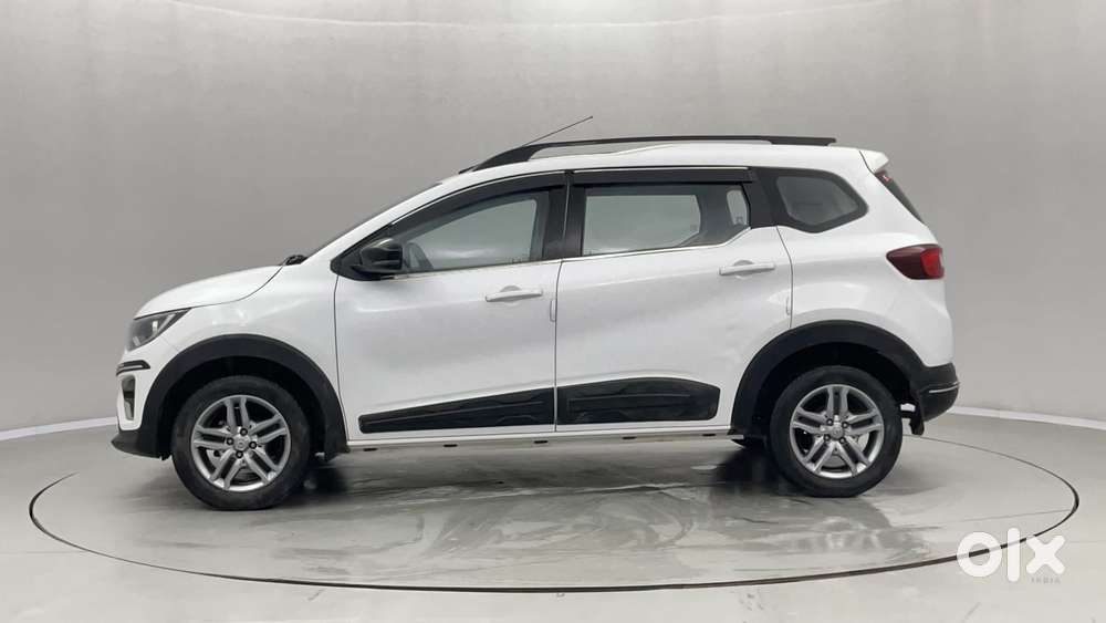 Renault Triber Rxz, 2022, Petrol