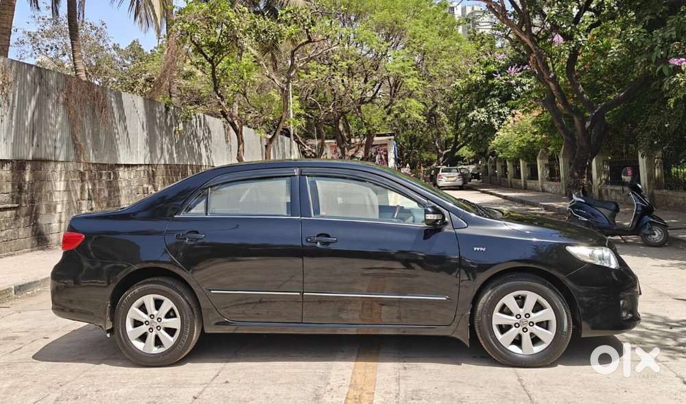 Toyota Corolla Altis [ ] 1.8 Vl At, 2013, Petrol