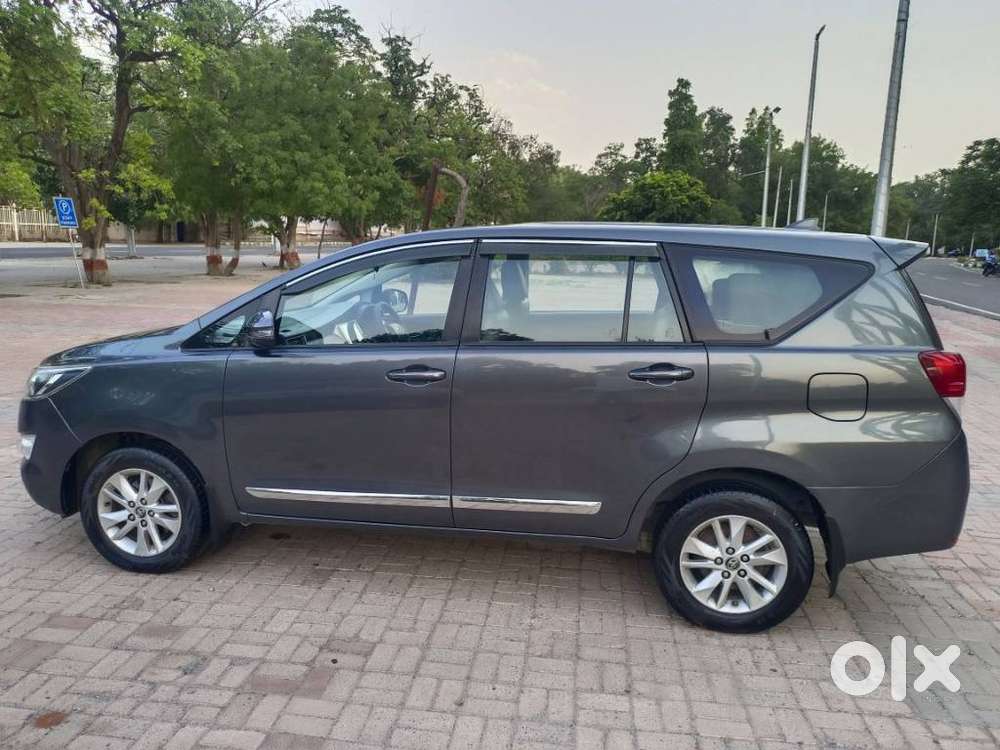 Toyota Innova Crysta 2.4 Gx Mt, 2017, Diesel