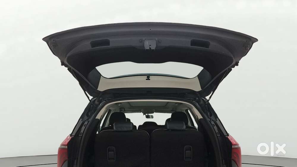 Mahindra Xuv700 2.0 Ax 7 Petrol At Str, 2024, Petrol