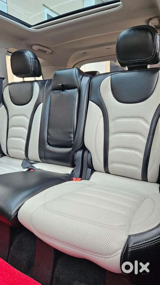 Mahindra Xuv700 2.2 Ax 7 Diesel At Luxury Pack Str, 2025, Diesel