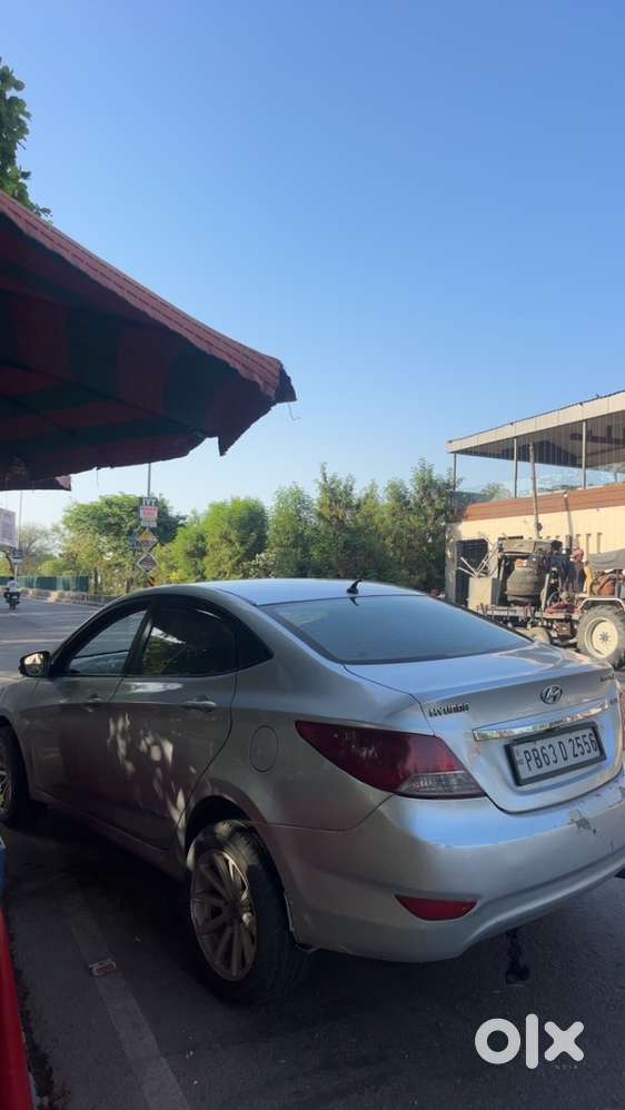 Hyundai Verna Fluidic 2011 Diesel Manual