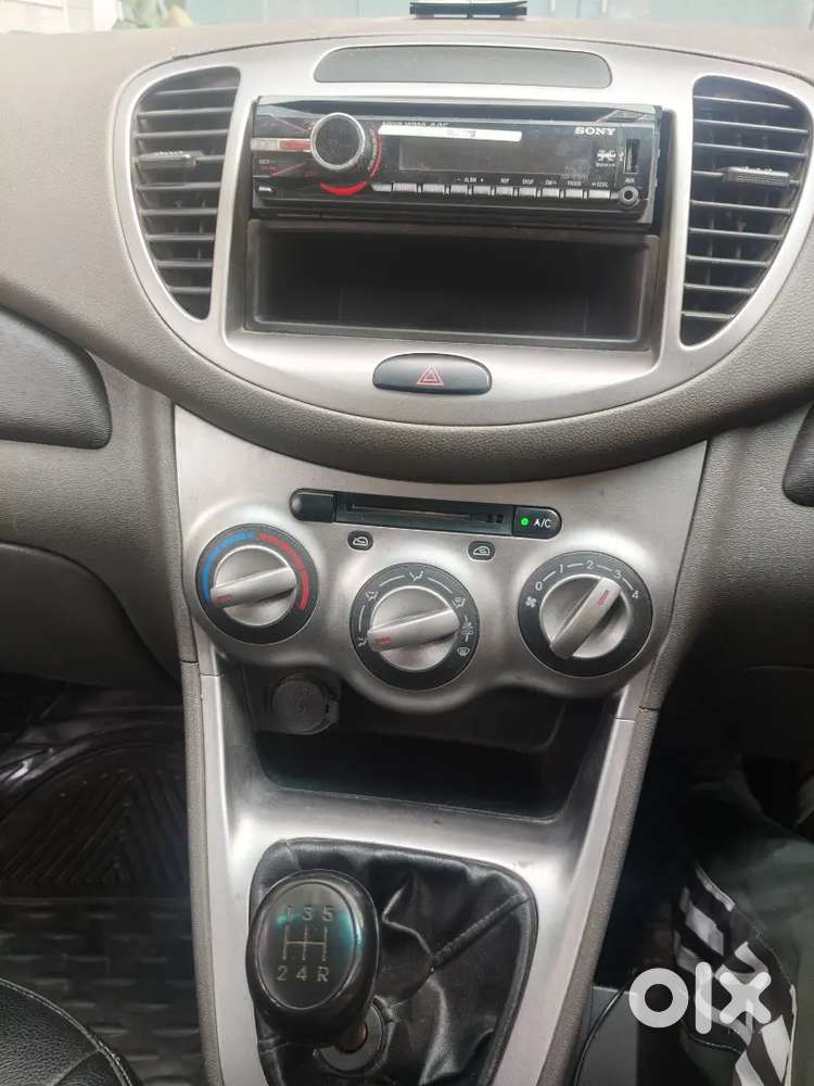Single Handed Hyundai I10 Magna 2012 Cng & Petrol Car White