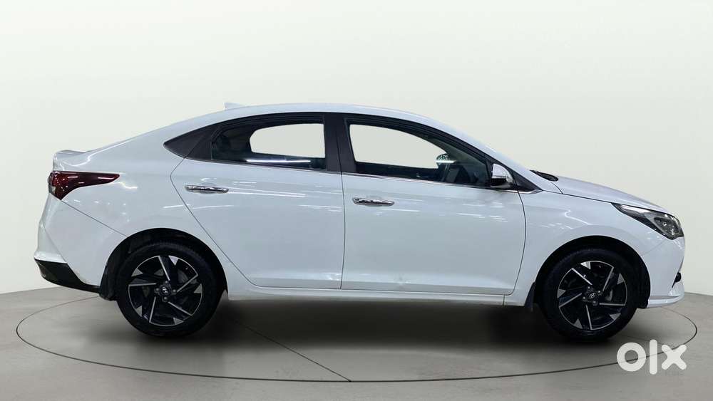 Hyundai Verna 1.5 Sx (o) Vtvt Ivt, 2022, Petrol