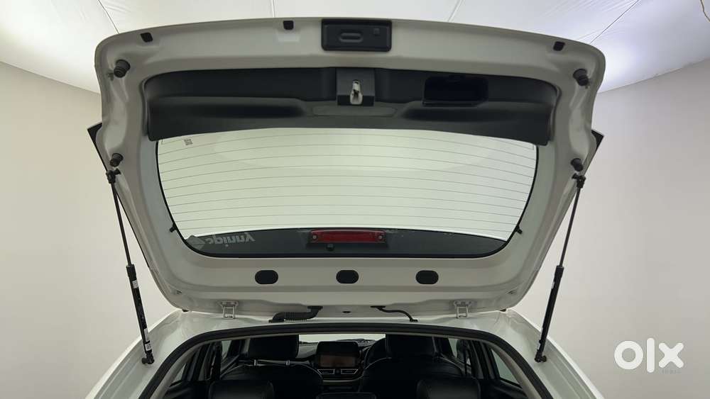 Toyota Glanza 1.2 V Amt, 2025, Petrol