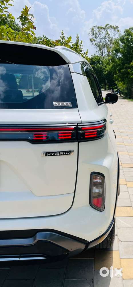 Maruti Suzuki Grand Vitara 1.5 Alpha Plus Intelligent Hybrid Ecvt, 2..