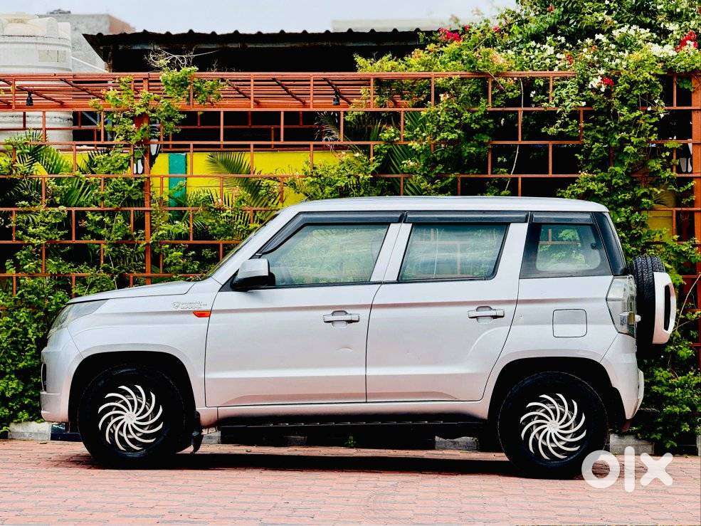 Mahindra Tuv 300 T4 Plus, 2019