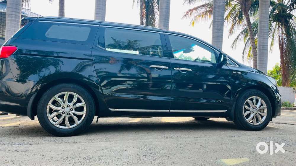 Kia Carnival 7 Seater Limousine