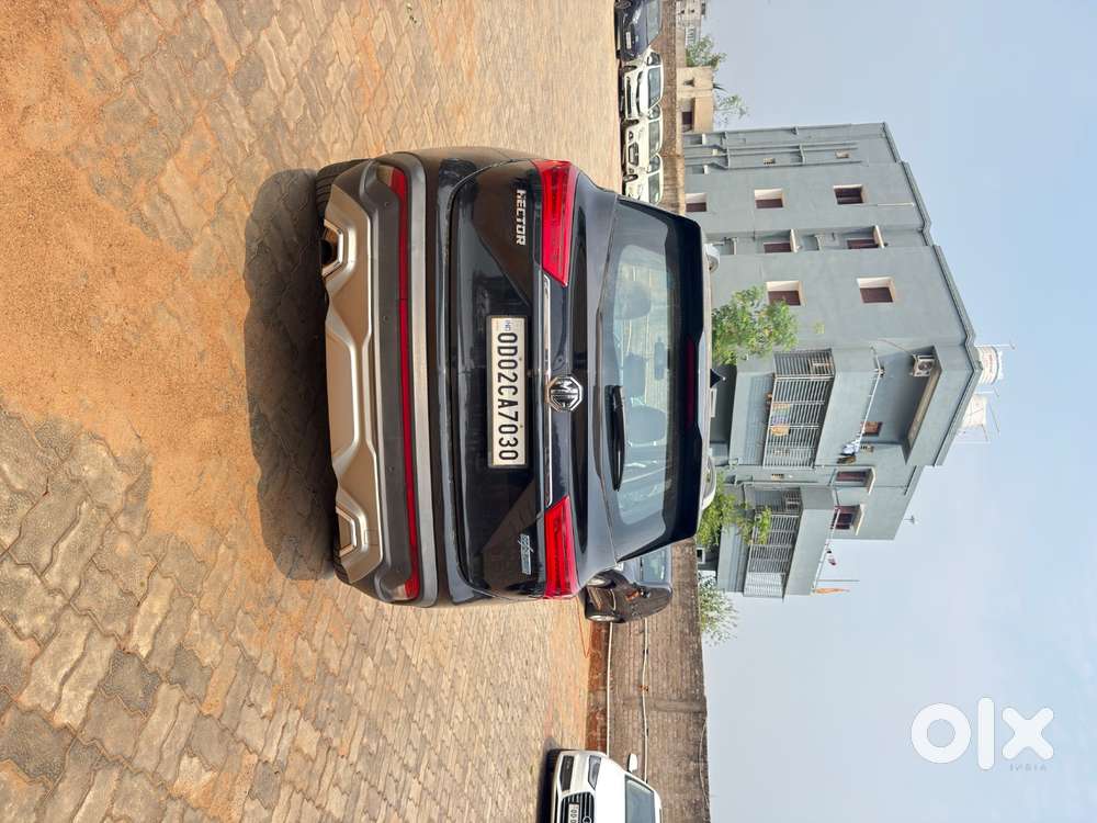 Mg Hector Hybrid Top Variant Less Driven