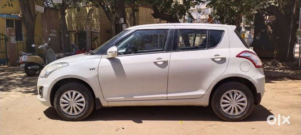 Maruti Suzuki Swift Vxi + Manual, 2015, Petrol