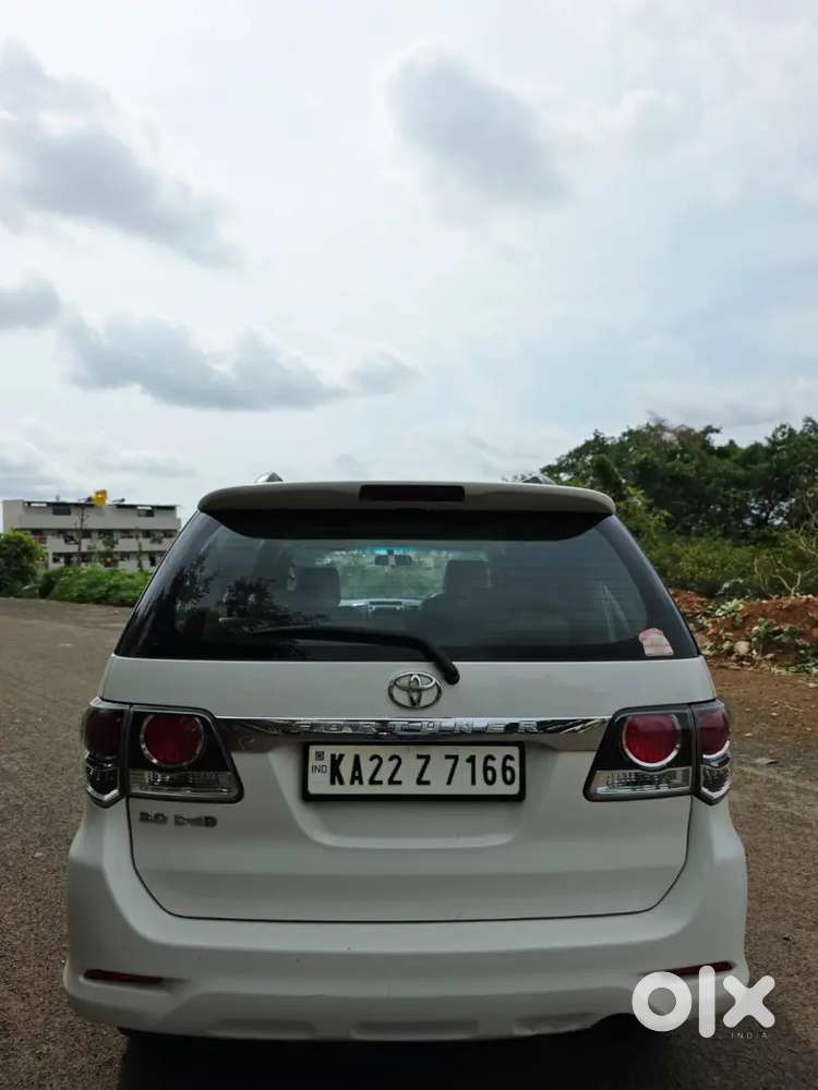 Toyota Fortuner 4x2(mt) 2015 -end Showroom Maintained